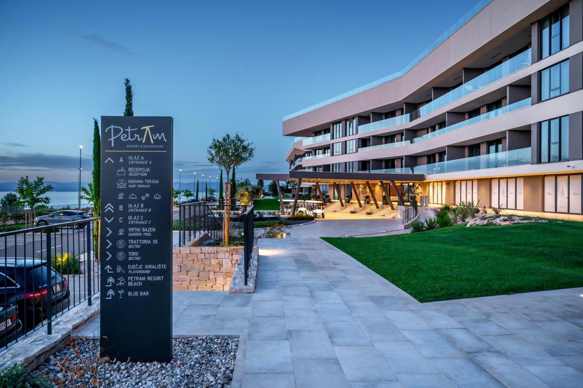 Petram Resort & Residences サヴドリア エクステリア 写真