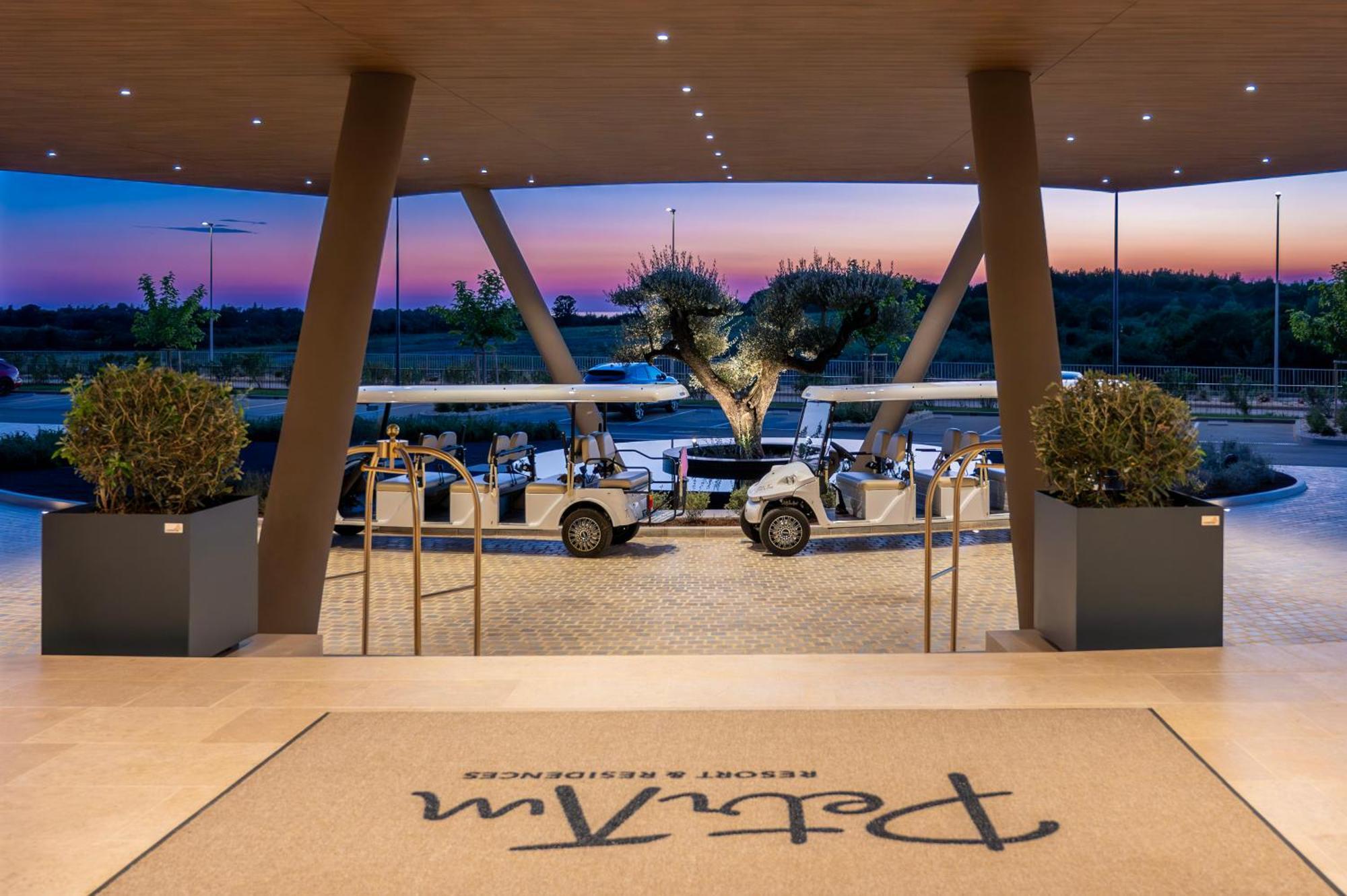 Petram Resort & Residences サヴドリア エクステリア 写真